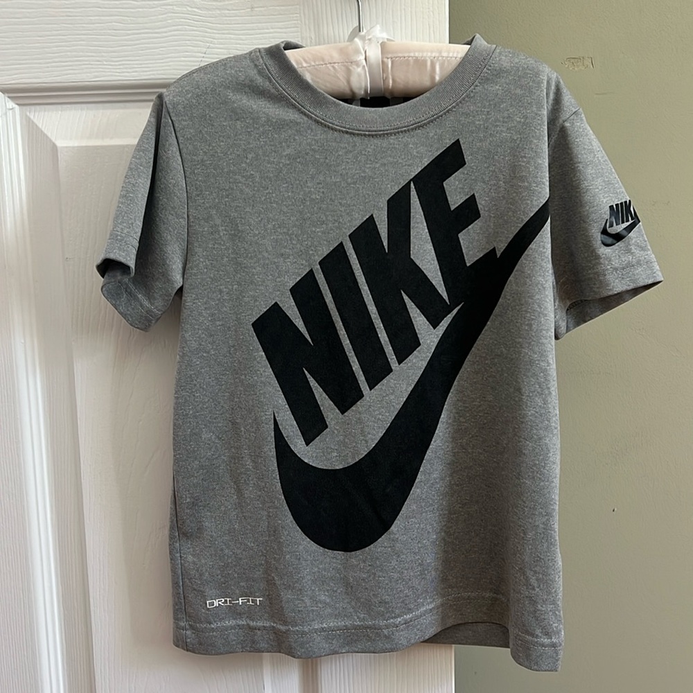 Nike dri-fit tee